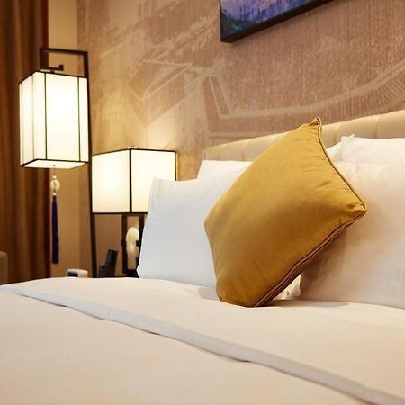 The Thousand Lantern Lake Hotel Foshan Bagian luar foto