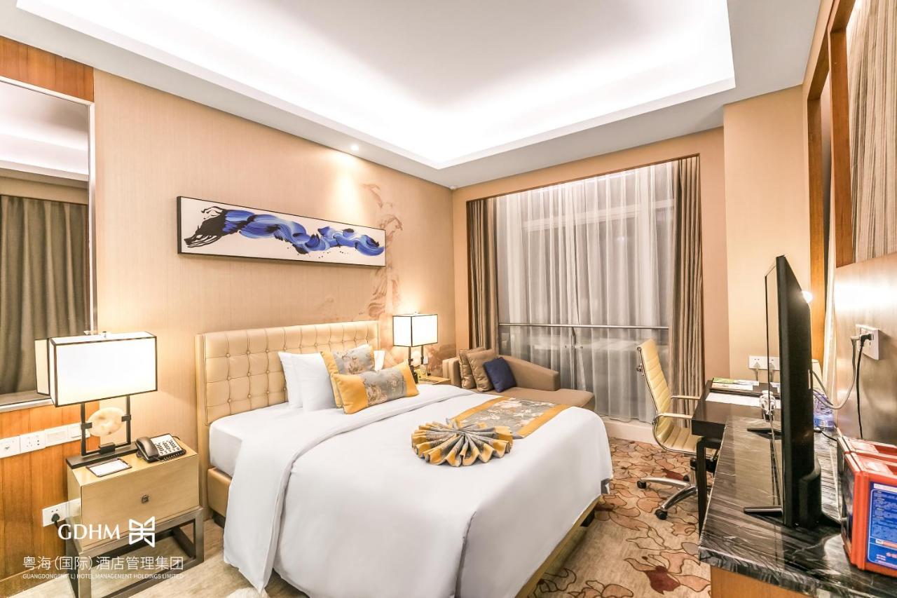 The Thousand Lantern Lake Hotel Foshan Bagian luar foto